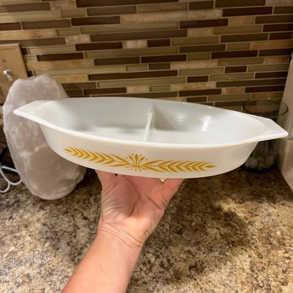 Vintage PYREX 1.5 Quart Two Section Baking Dish Royal Wheat Pattern
